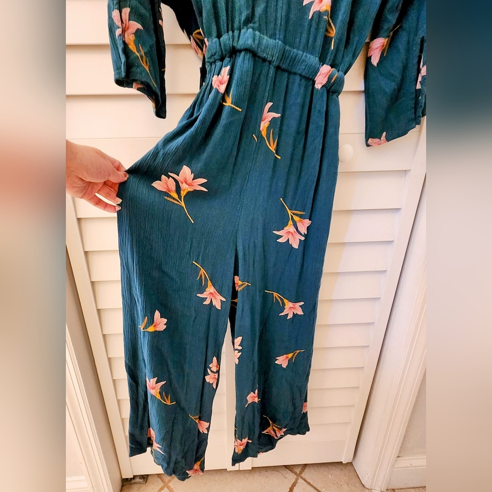 Billabong Floral jumpsuit Size Small - Picture 5 of 9
